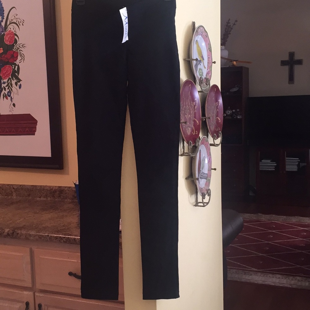 Black jeans/leggings